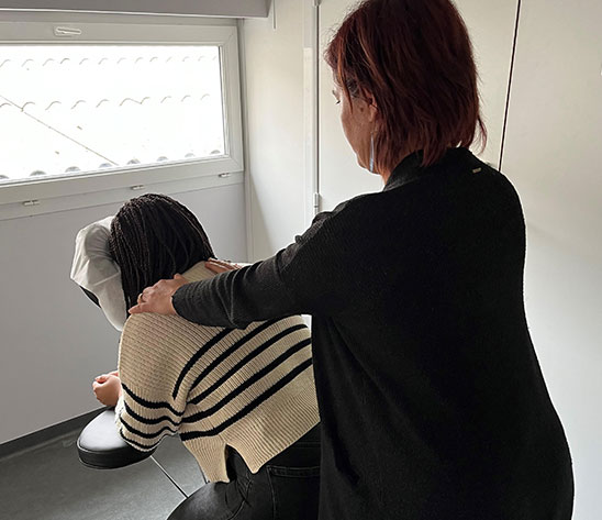 Shiatsu assis